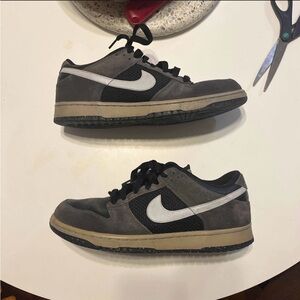 Nike Dunk Black and Gray size 10 318019-002